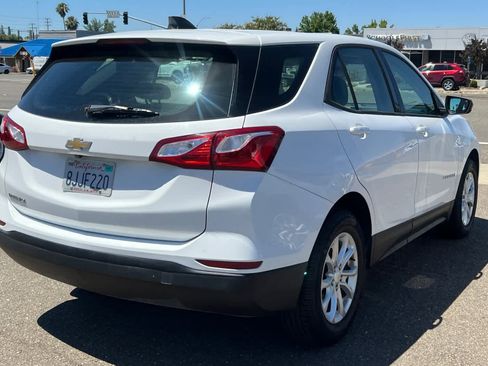 Used 2019 Chevrolet Equinox LS FWD image 4
