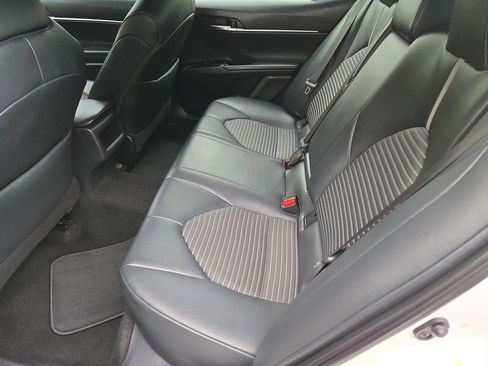 Used 2019 Toyota Camry SE image 15