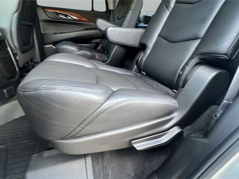 Used 2017 Cadillac Escalade Premium Luxury w/ LPO, Radiant Package image 24