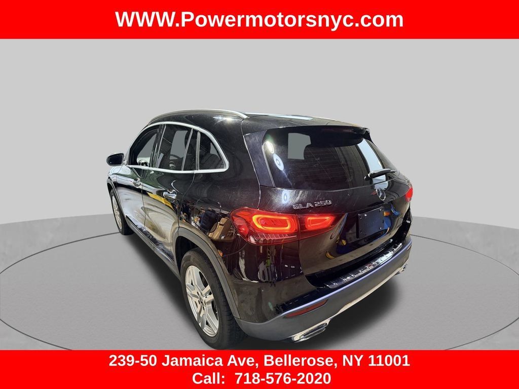 Used 2021 Mercedes-Benz GLA 250 4MATIC w/ Premium Package image 4
