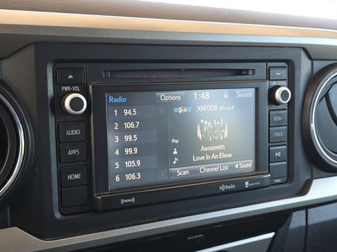 Used 2019 Toyota Tacoma SR5 AWD/4WD image 16