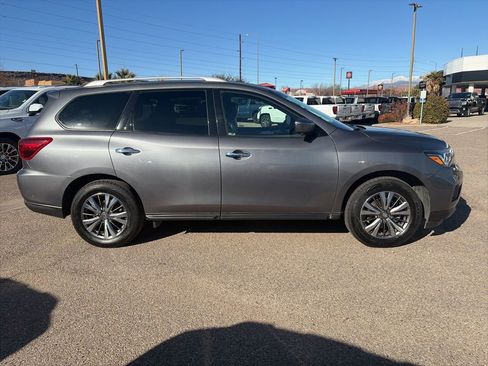 Used 2019 Nissan Pathfinder SL image 6
