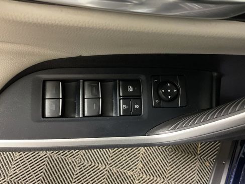 Used 2022 Toyota RAV4 XLE AWD/4WD image 19