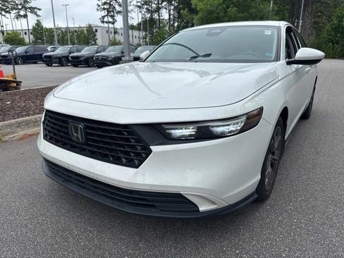 Used 2023 Honda Accord EX image 8