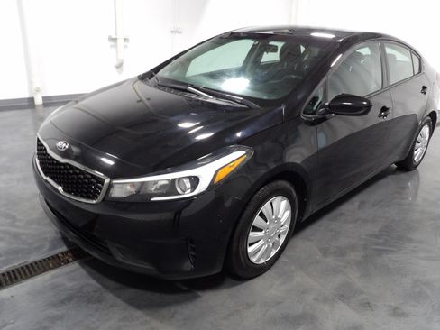 Used 2017 Kia Forte LX FWD image 3