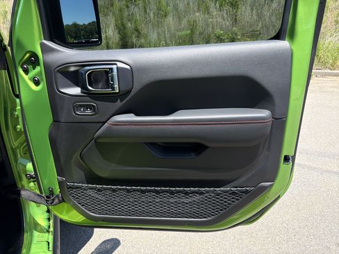 Used 2025 Jeep Wrangler Unlimited Rubicon w/ Steel Bumper Group AWD/4WD image 14