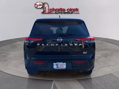 Certified 2025 Nissan Pathfinder S image 4