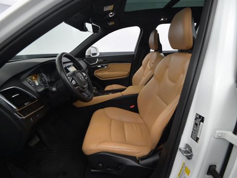 Used 2017 Volvo XC90 T5 Momentum w/ Momentum Plus Package image 37
