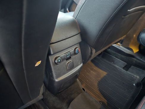 Used 2018 Ford Explorer Sport image 16