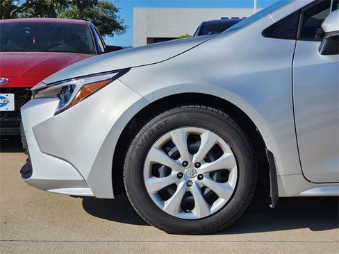 Used 2025 Toyota Corolla LE image 6