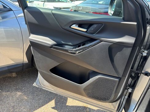 Used 2025 Chevrolet Equinox LT FWD image 18