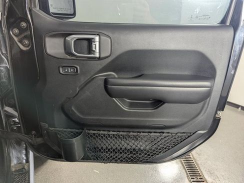 Used 2018 Jeep Wrangler Unlimited Rubicon image 15