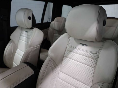 Used 2015 Mercedes-Benz GL 63 AMG 4MATIC image 18