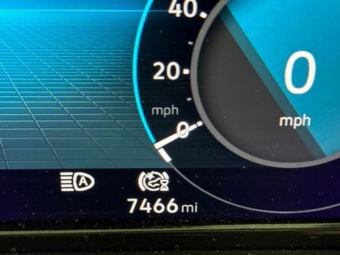 Used 2025 Volkswagen Atlas SEL image 21