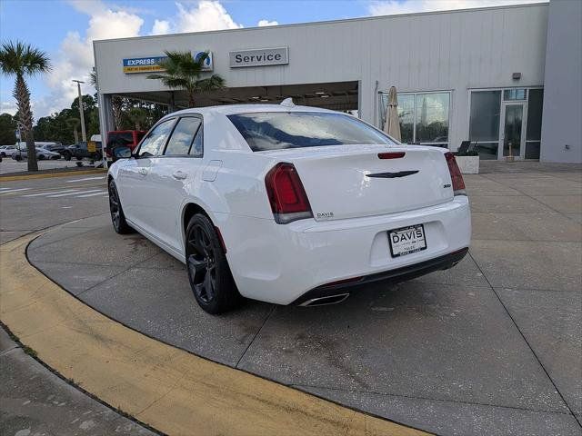 Certified 2020 Chrysler 300 Touring w/ Sport Appearance Package RWD image 7