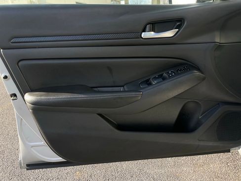 Used 2024 Nissan Altima 2.5 SV image 24