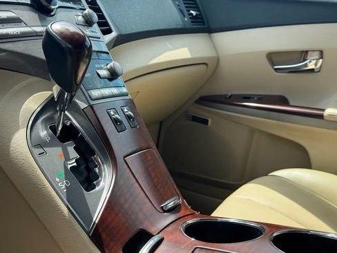 Used 2009 Toyota Venza w/ Comfort Pkg FWD image 12