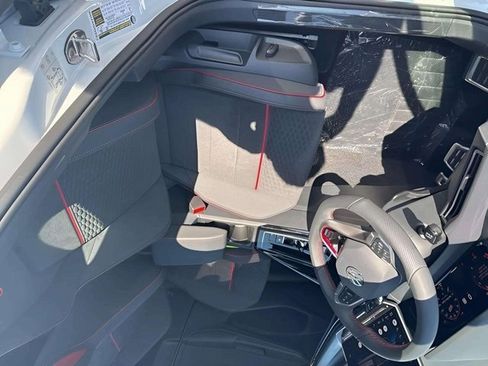 New 2025 Volkswagen GTI SE image 5