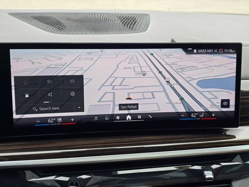 Used 2024 BMW X5 xDrive50e image 30