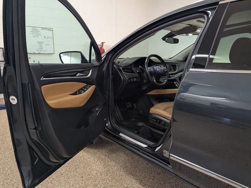 Used 2018 Buick Enclave Premium w/ Experience Buick Package AWD/4WD image 6