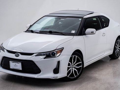 Used 2014 Scion tC image 3