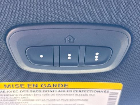 New 2027 Chrysler Pacifica Select FWD image 37