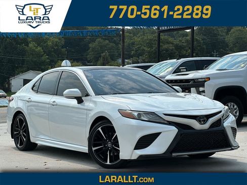 Used 2019 Toyota Camry XSE FWD image 1