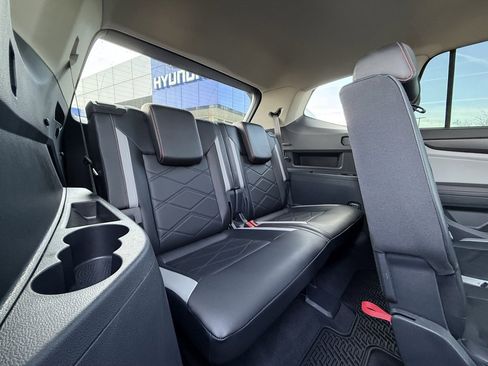 Used 2024 Volkswagen Atlas Peak Edition SE image 29