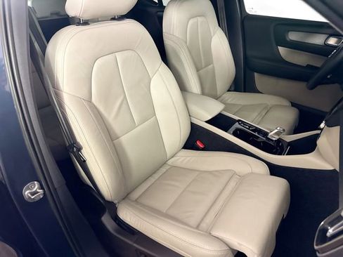Used 2022 Volvo XC40 T5 Inscription image 39
