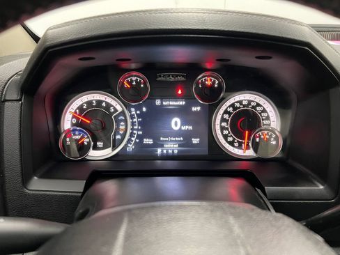 Used 2014 RAM 3500 Laramie w/ Cold Weather Group image 16