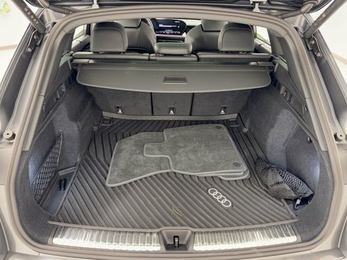 Used 2025 Audi SQ5 Premium Plus AWD/4WD image 28