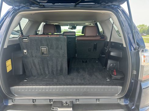 Used 2022 Toyota 4Runner Limited AWD/4WD image 8
