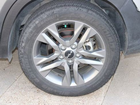 Used 2023 Kia Seltos LX image 25