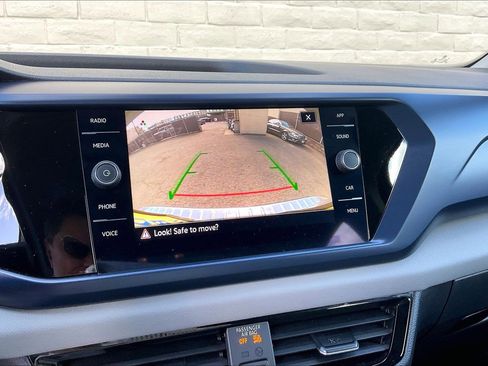 Certified 2023 Volkswagen Taos SE w/ Black Wheel Package image 21