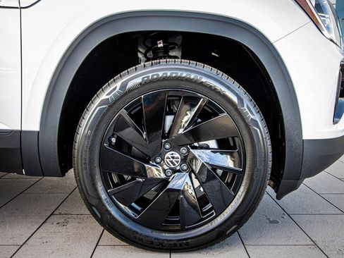 New 2026 Volkswagen Atlas Cross Sport SE image 19