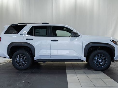 New 2026 Toyota 4Runner SR5 image 3