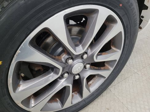 Used 2018 Jeep Grand Cherokee Overland image 31