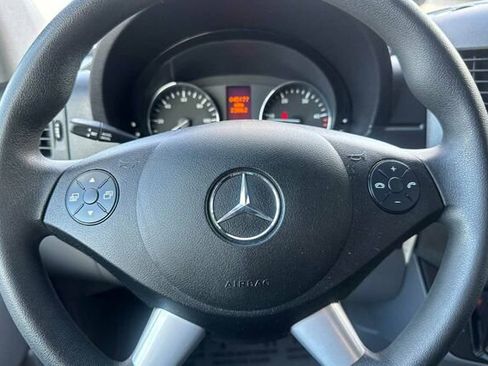 Used 2016 Mercedes-Benz Sprinter 2500 image 23