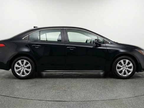 Used 2025 Toyota Corolla LE FWD image 11