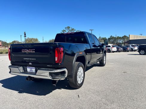 Used 2022 GMC Sierra 2500 SLT w/ SLT Premium Package image 5