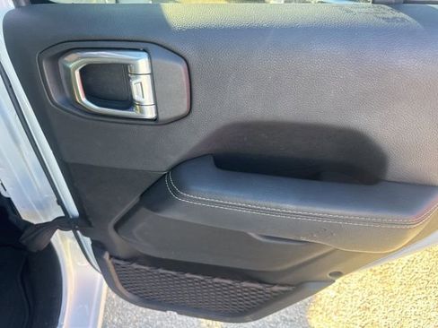 Used 2023 Jeep Wrangler Sahara image 18