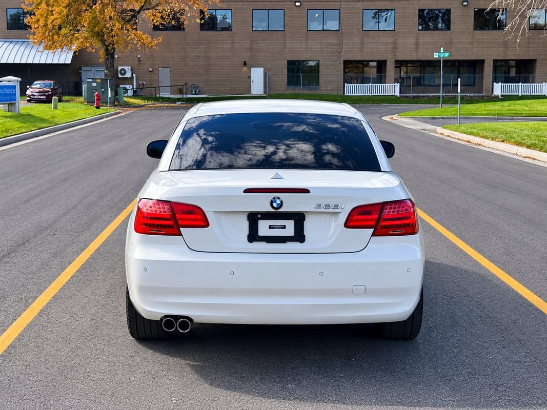 Used 2013 BMW 328i Convertible RWD image 4