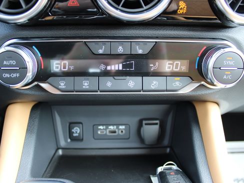 New 2025 Nissan Sentra SV w/ SV Premium Package image 18