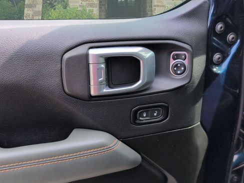 Used 2025 Jeep Gladiator Mojave AWD/4WD image 8