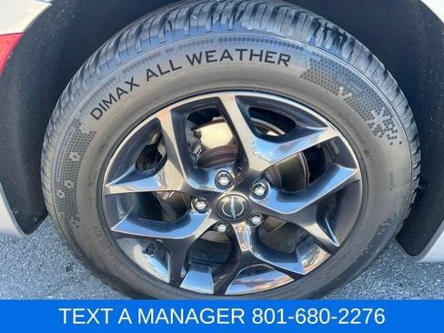 Used 2018 Chrysler Pacifica Touring-L Plus w/ Advanced Safetytec Group FWD image 7