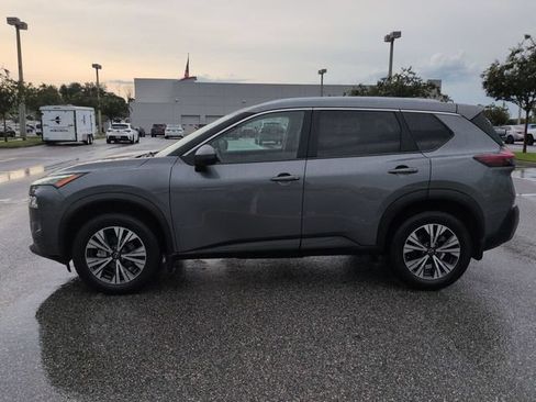 Used 2022 Nissan Rogue SV w/ SV Premium Package FWD image 7