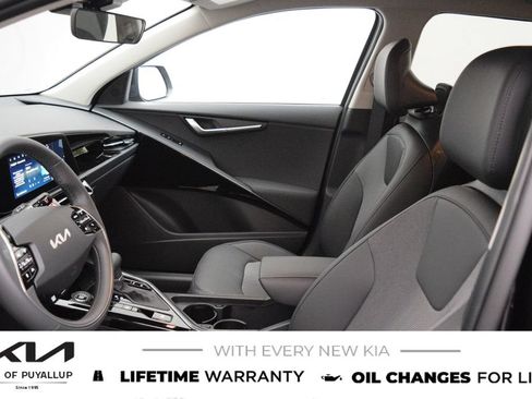 New 2026 Kia Niro EX FWD image 10