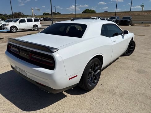 Used 2019 Dodge Challenger SXT w/ Driver Convenience Group RWD image 10