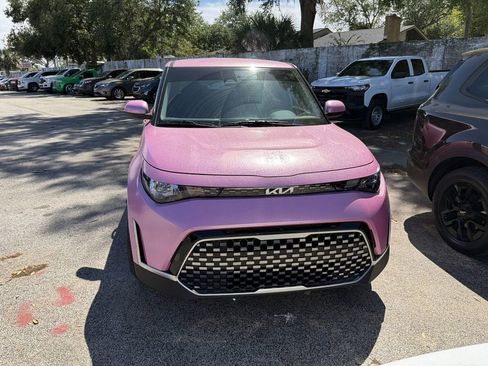 Used 2023 Kia Soul EX image 2