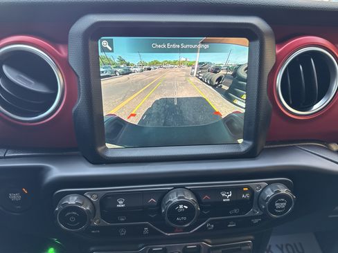 Used 2021 Jeep Gladiator Rubicon AWD/4WD image 25